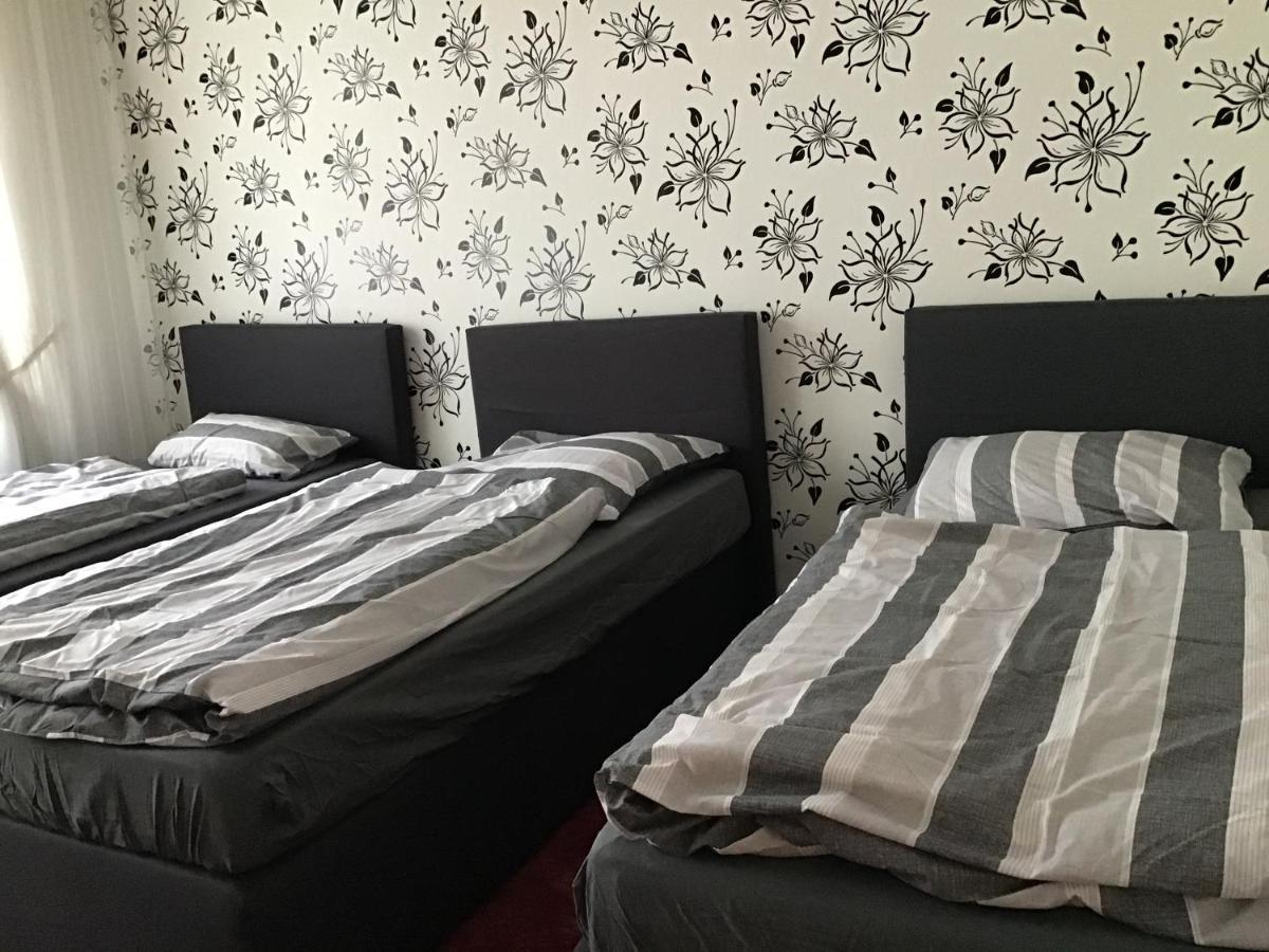 Apartment Gross 4 Zimmer 8 Einzelbetten Stellplatz Wifi Ессен Екстер'єр фото